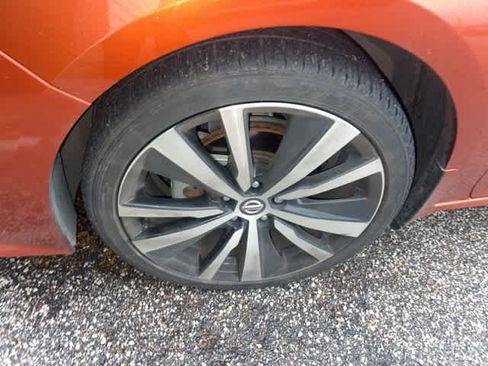 Used 2022 Nissan Altima 2.5 SR image 2