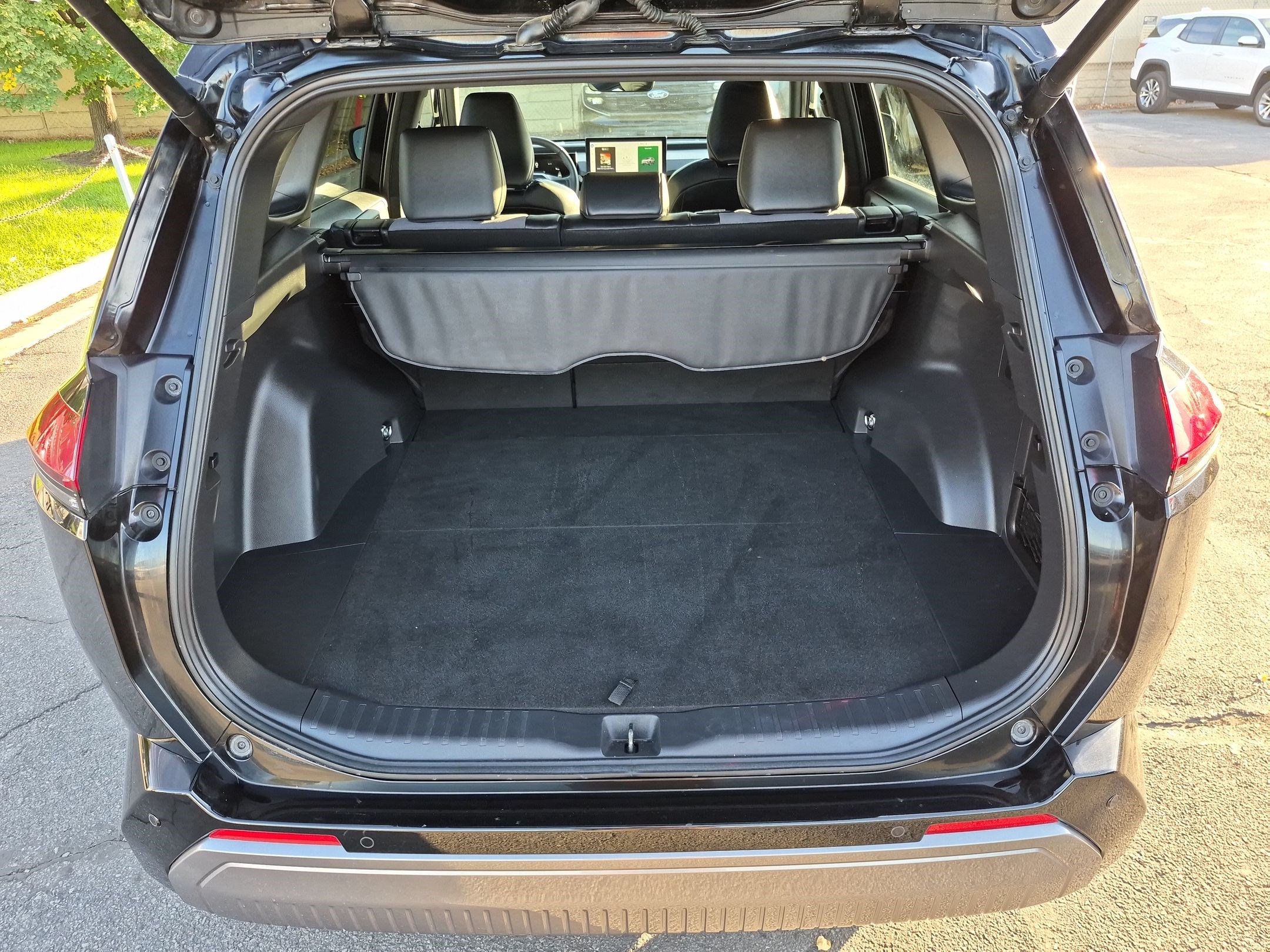 Used 2026 Toyota RAV4 XSE AWD/4WD image 32
