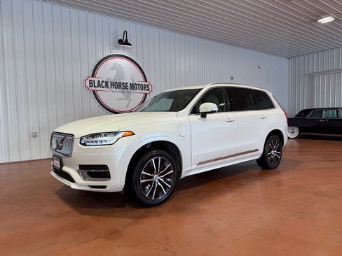 Used 2022 Volvo XC90 T8 Inscription Expression image 3