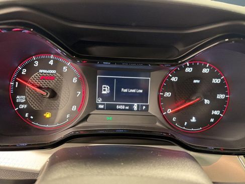 Used 2025 Chevrolet Trax RS w/ Driver Confidence Package FWD image 19