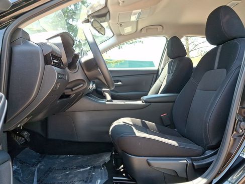 Certified 2023 Nissan Sentra SV FWD image 14