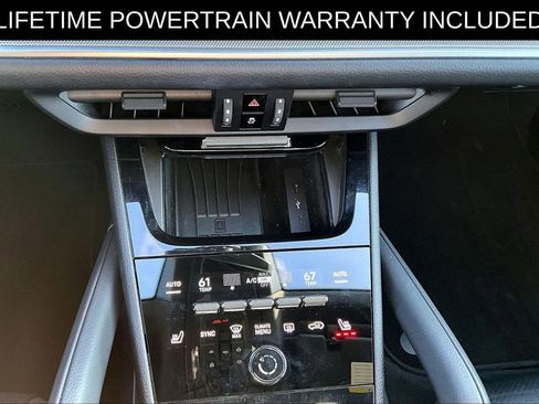 Used 2024 Porsche Cayenne image 32