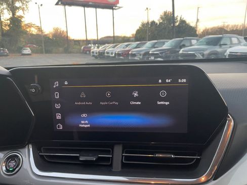 Used 2025 Chevrolet Trax LT image 20