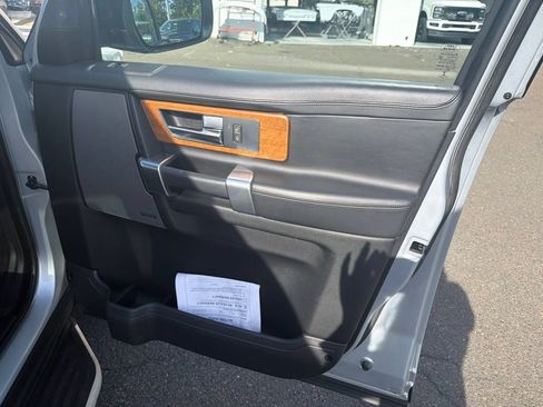 Used 2016 Land Rover LR4 HSE LUX AWD/4WD image 14