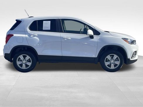 Certified 2022 Chevrolet Trax LS w/ Tint and Cruise Package image 2