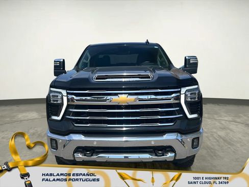 Certified 2024 Chevrolet Silverado 2500 LTZ w/ LTZ Convenience Package image 9