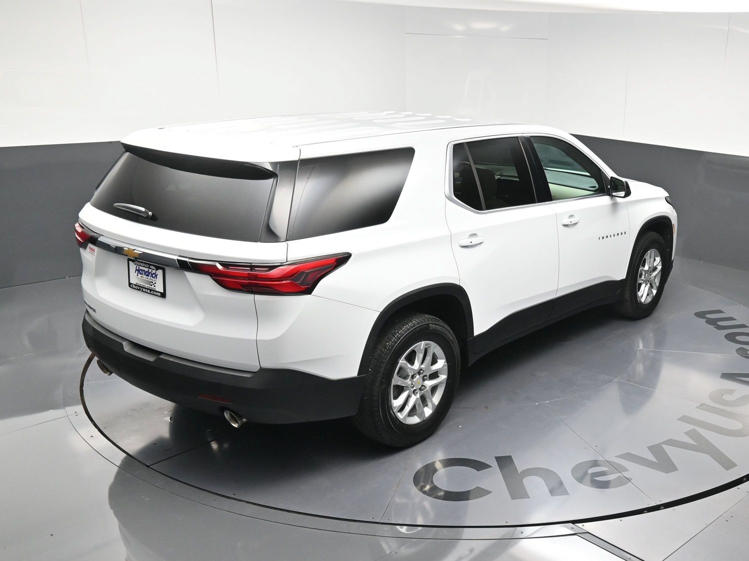 Used 2022 Chevrolet Traverse LS FWD image 34