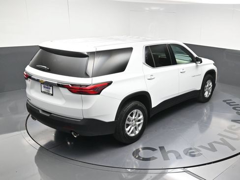 Used 2022 Chevrolet Traverse LS FWD image 34