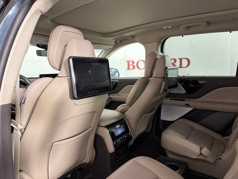 Used 2021 Lincoln Aviator Reserve w/ Equipment Group 202A AWD/4WD image 14
