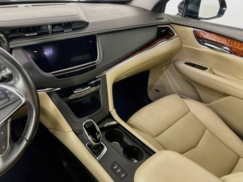 Used 2018 Cadillac XT5 Luxury w/ Driver Awareness Package AWD/4WD image 26