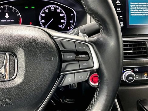 Used 2018 Honda Accord Sport image 12