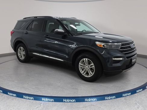 Certified 2023 Ford Explorer XLT w/ Equipment Group 202A AWD/4WD image 4