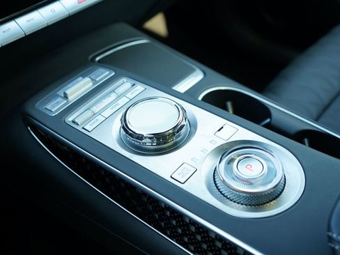 Used 2025 Genesis GV70 3.5T Sport w/ Sport Prestige Package image 29