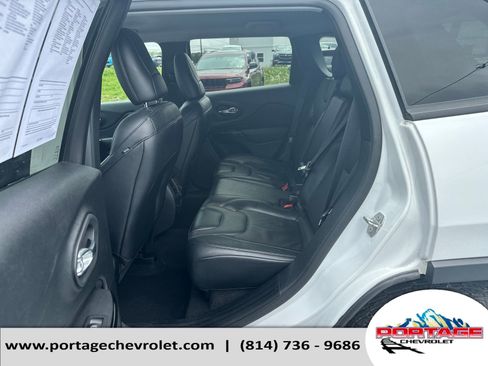 Used 2023 Jeep Cherokee Altitude Lux AWD/4WD image 27