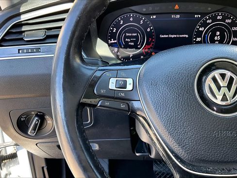 Used 2018 Volkswagen Tiguan SEL Premium FWD image 26