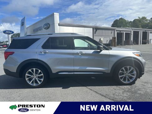 Used 2021 Ford Explorer Platinum w/ Equipment Group 601A AWD/4WD image 9