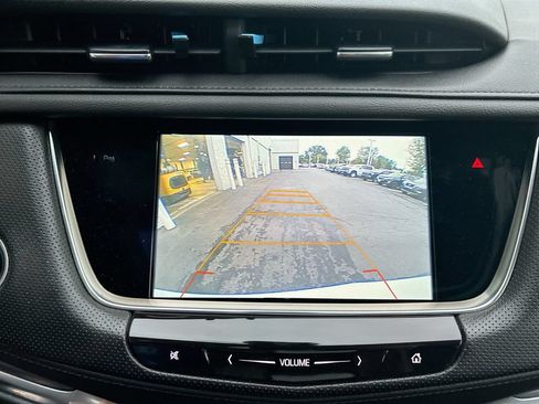 Used 2017 Cadillac XT5 Luxury w/ Driver Awareness Package AWD/4WD image 19