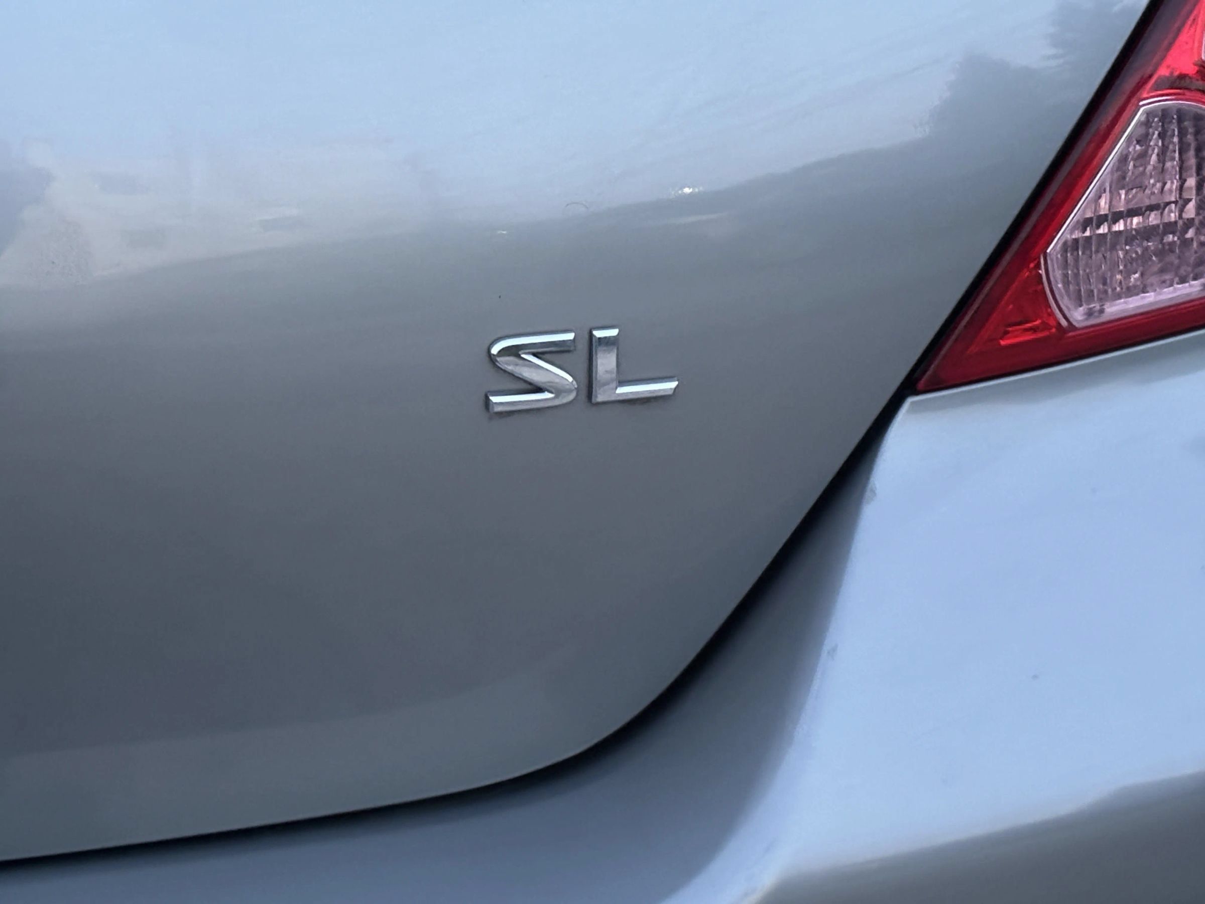 Used 2011 Nissan Versa Hatchback w/ Navigation/Satellite Pkg FWD image 23
