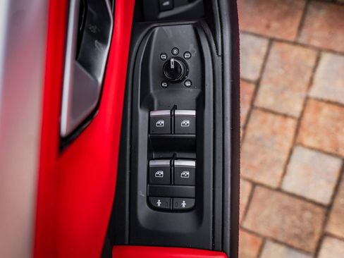 Used 2020 Lamborghini Urus AWD/4WD image 19