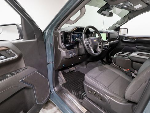 Used 2025 Chevrolet Silverado 1500 LT image 13