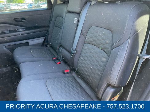 Used 2024 Nissan Pathfinder SV FWD image 13