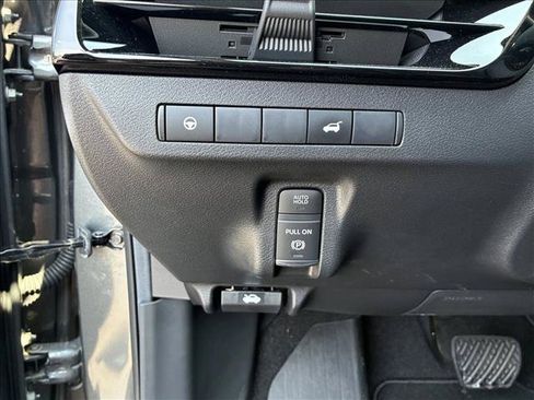 Used 2025 Nissan Murano SV AWD/4WD image 13