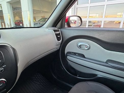 Used 2019 Kia Soul FWD image 11