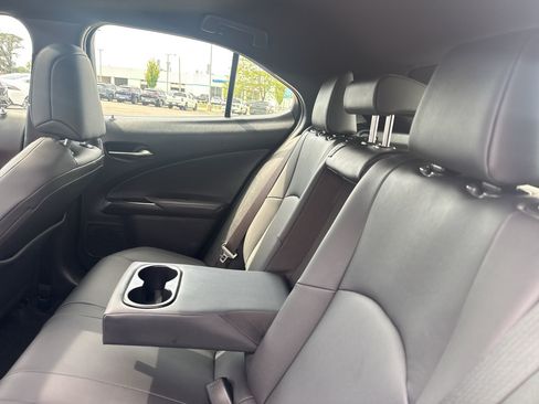 Used 2023 Lexus UX 250h F Sport AWD/4WD image 35