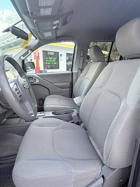 Used 2016 Nissan Frontier SV RWD image 10