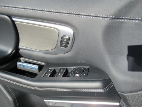 Used 2025 Ford Expedition Platinum AWD/4WD image 21