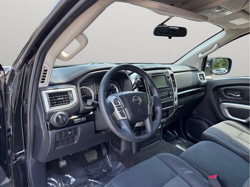 Used 2019 Nissan Titan SV RWD image 6
