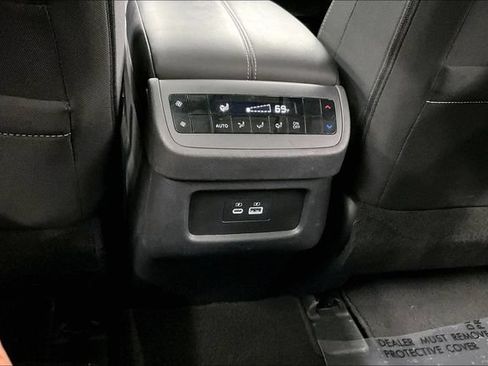 Used 2024 Nissan Pathfinder SV AWD/4WD image 34