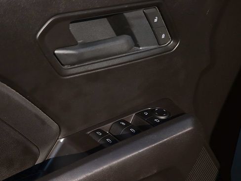 Used 2025 Chevrolet Colorado Trail Boss AWD/4WD image 11