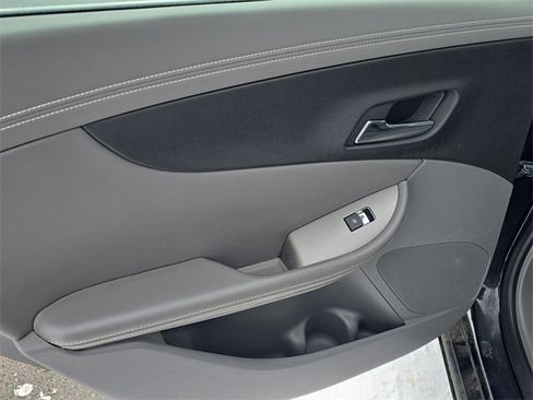 Used 2017 Chevrolet Impala LS image 24