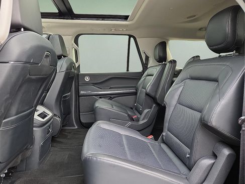 Used 2025 Lincoln Navigator L Reserve AWD/4WD image 11