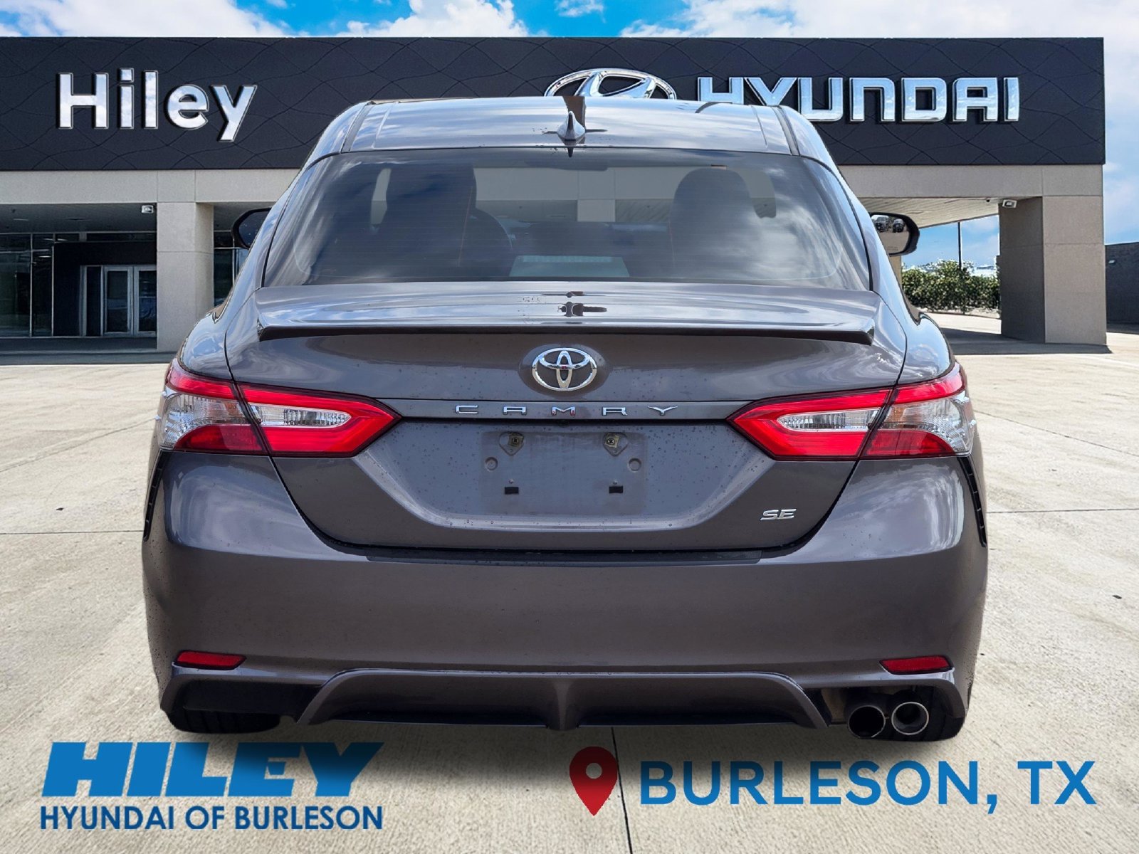 Used 2019 Toyota Camry SE FWD image 7