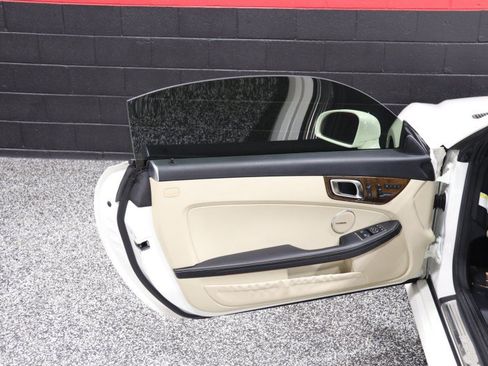 Used 2014 Mercedes-Benz SLK 250 image 42