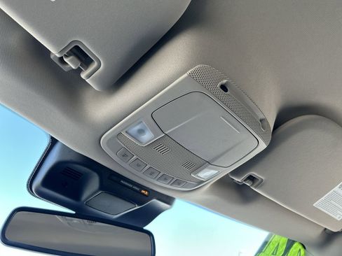 Used 2024 Ford Expedition Max XLT image 29