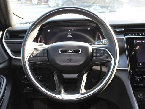 Used 2023 Jeep Grand Cherokee L Laredo RWD image 20