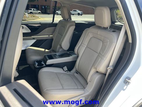 Used 2022 Lincoln Aviator Reserve w/ Equipment Group 201A AWD/4WD image 22