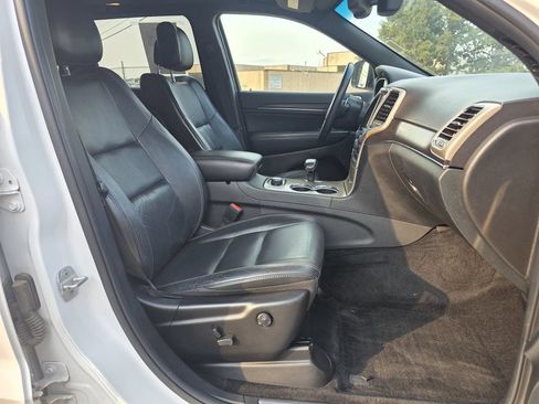 Used 2014 Jeep Grand Cherokee Limited w/ Trailer Tow Group IV AWD/4WD image 22