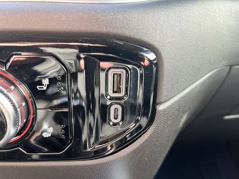 Used 2025 GMC Sierra 1500 Elevation w/ Elevation Premium Package AWD/4WD image 29
