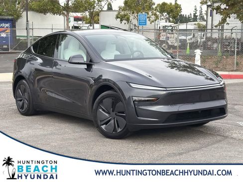 Used 2026 Tesla Model Y 2WD image 1