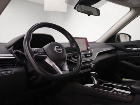 Used 2024 Nissan Altima 2.5 SR AWD/4WD image 12