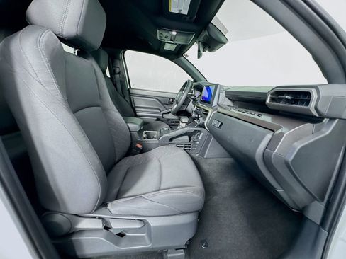 Used 2024 Toyota Tacoma SR5 w/ SR5 Upgrade Package image 34