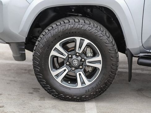 Used 2019 Toyota Tacoma TRD Sport w/ Technology Package RWD image 10