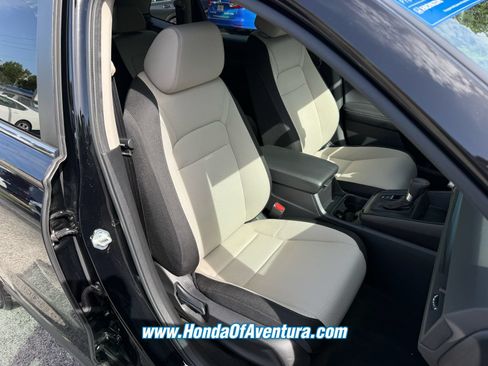 Certified 2025 Honda CR-V EX image 9