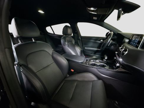 Used 2020 Kia Stinger GT-Line image 29