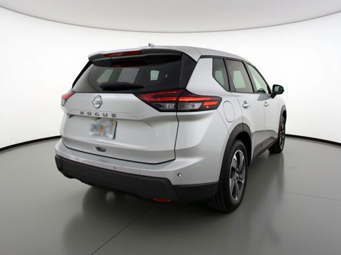 Used 2025 Nissan Rogue SV image 9