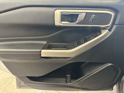 Used 2023 Ford Explorer XLT w/ Equipment Group 202A image 16